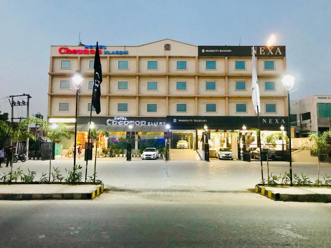 Hotel Chevron Klassik Λουντιάνα Εξωτερικό φωτογραφία