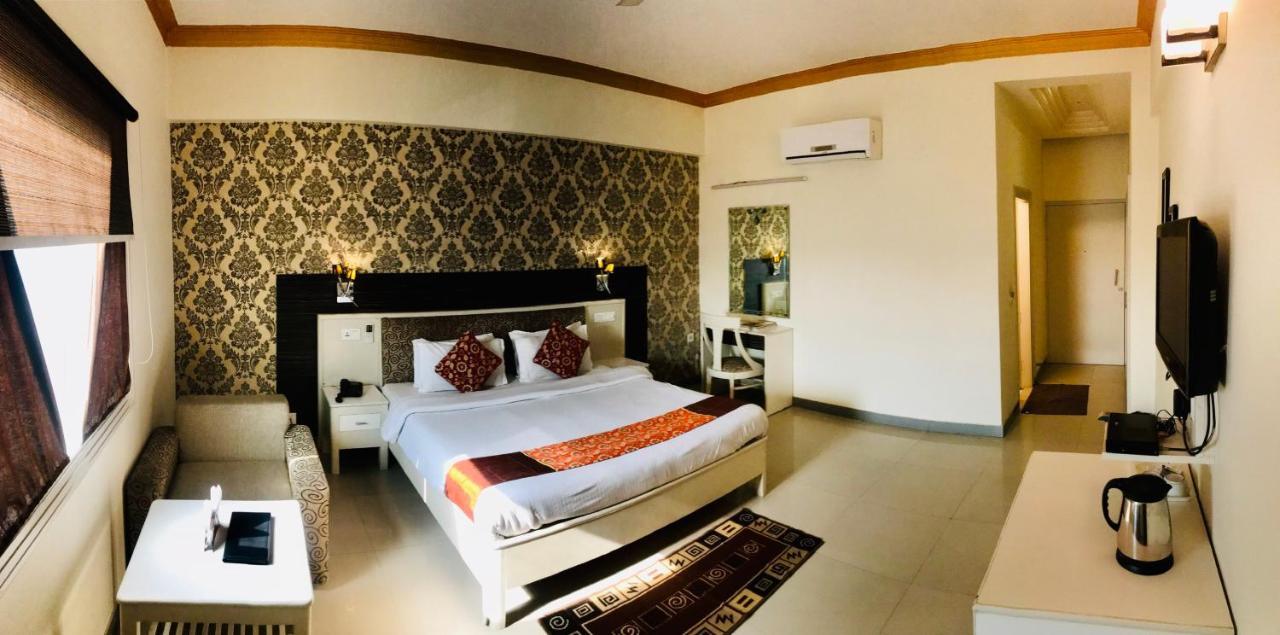 Hotel Chevron Klassik Λουντιάνα Εξωτερικό φωτογραφία